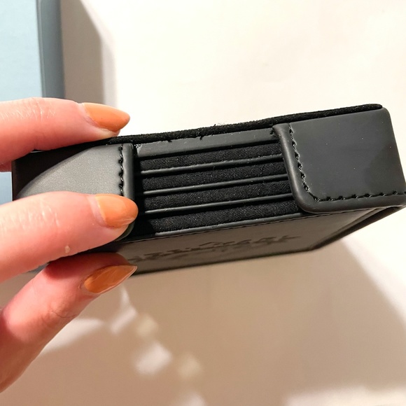 Leeman Black Del Mar Racing Tuscany Coaster Set - Picture 4 of 10